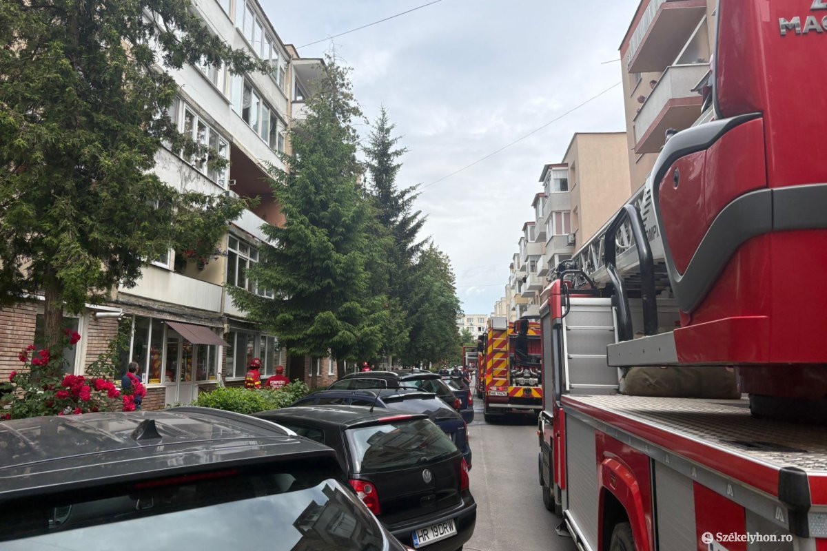 Robbanás és tűz egy székelyudvarhelyi tömbházban