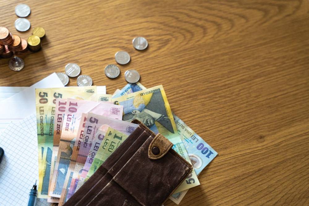 Nyugdíjasok szociális juttatása: erdélyi megyékben adták a legnagyobb összegeket