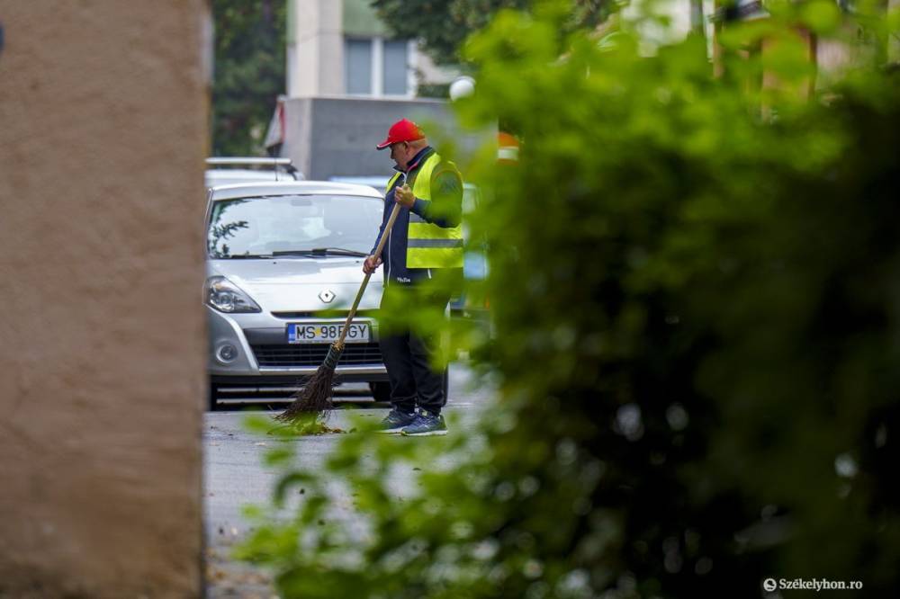 Nincs felfüggesztve a szerződés, továbbra is takarítják Marosvásárhely utcáit
