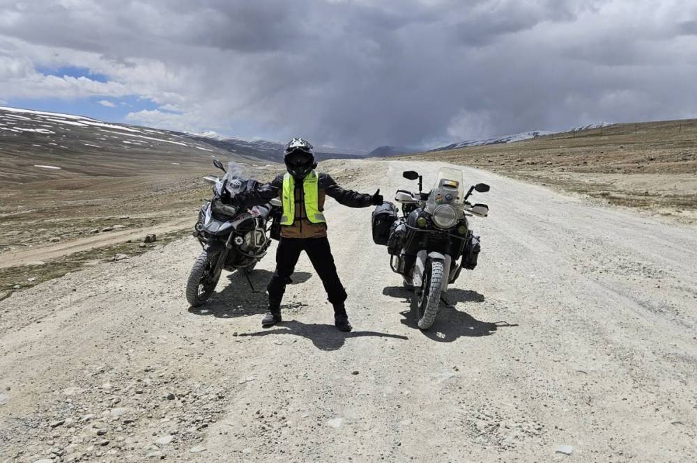 Félúton a kaland: Kína kapujában a két erdélyi motoros