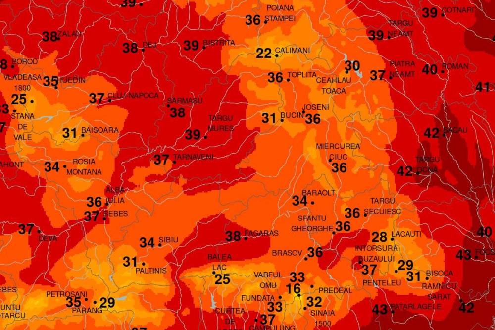 Hiába, hogy délben nincs még 30 Celsius-fok Csíkszeredában, ez már 36 foknak érződik