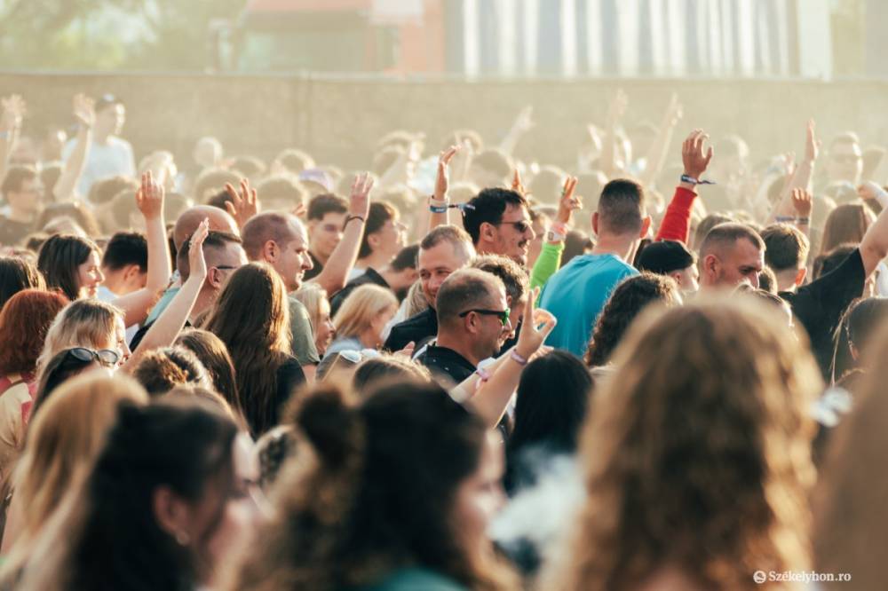 Ezrek buliztak pénteken is a Vibe Fesztiválon