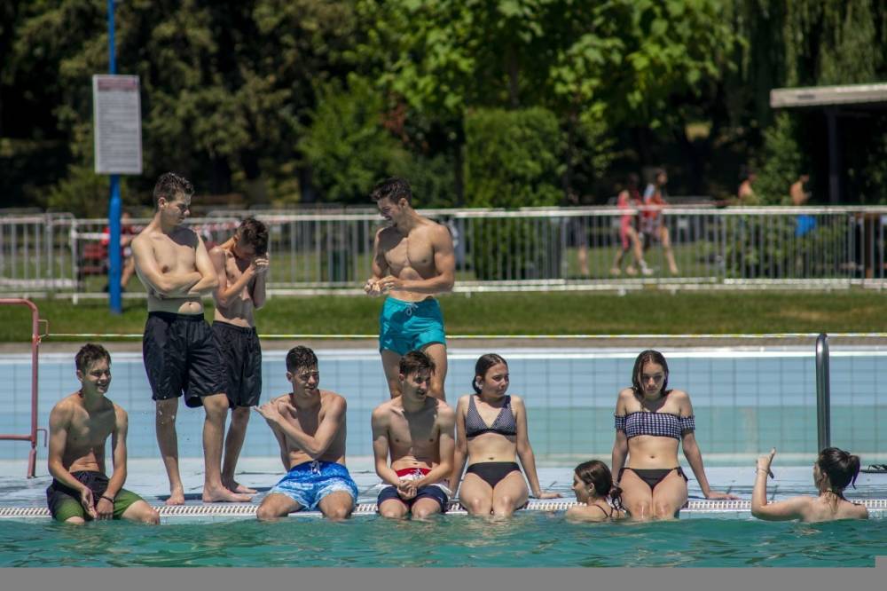 Fényvédelmi kisokos: ezeket kell tudni a naptejek jelzéseiről, használatáról