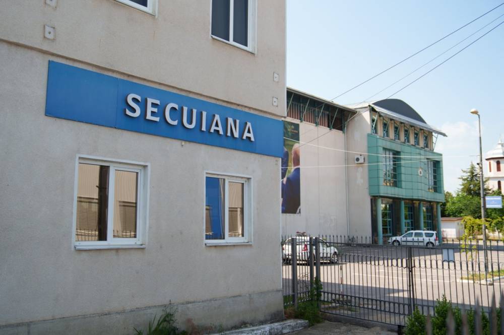 Jó üzleti forgalommal is mélyponton a Secuiana nadrággyár, a csőd széléről igyekszik visszafordulni