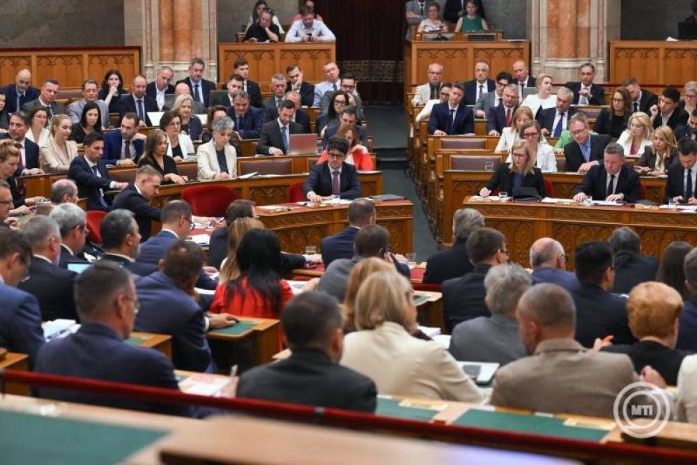 Megszavazta az Országgyűlés az Alaptörvény módosítását, megszűnik Sulyok Tamás megbízatása
