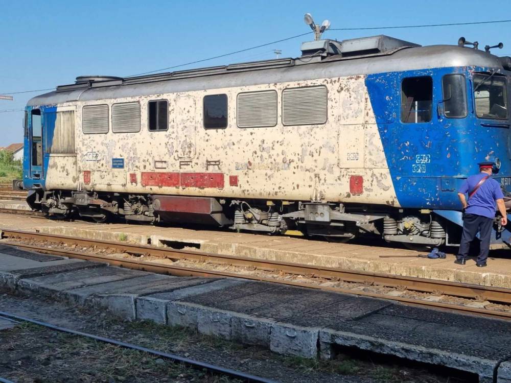 Elromlott a mozdony, nyílt pályán volt kénytelen vesztegelni a Budapest és Bukarest között közlekedő vonat