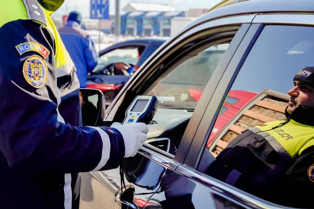 Szinte minden közlekedési bűncselekményt kipipált: őrizetben egy 20 éves erdélyi sofőr