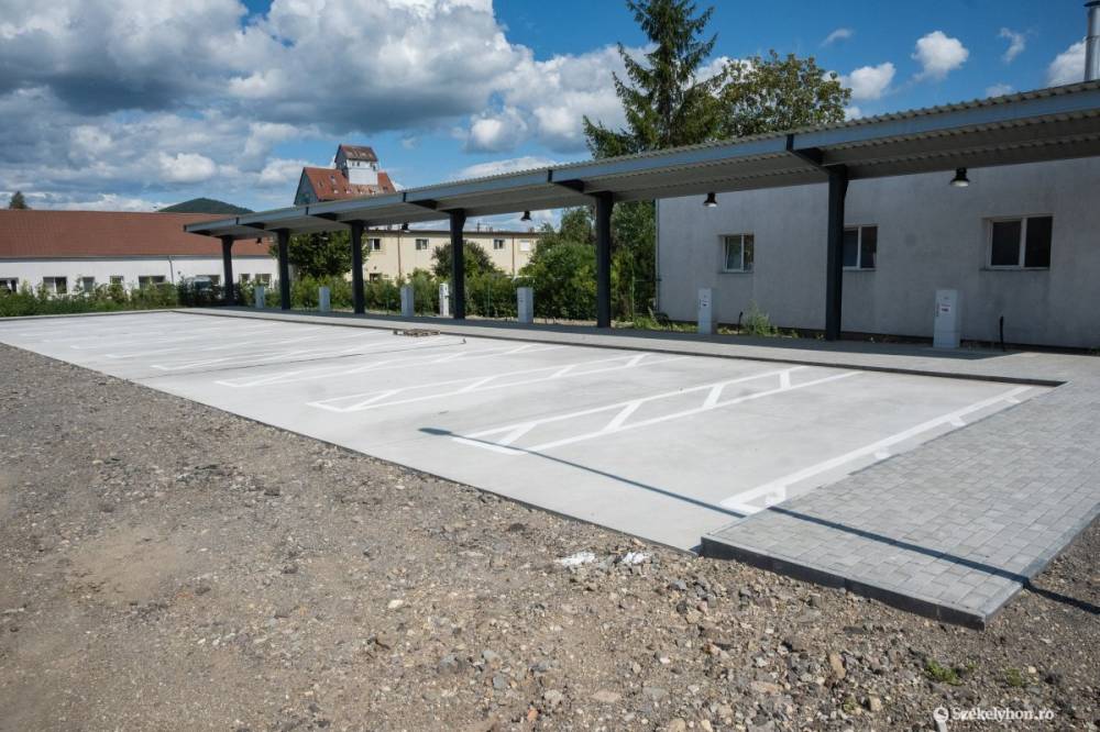 Szorít a határidő, még nem érkeztek elektromos buszok   