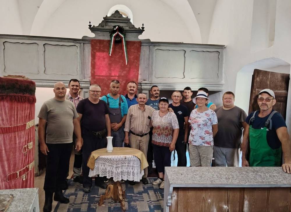 Hívek nélküli hátszegi műemlék templomot „fogadtak örökbe” a feketegyarmati reformátusok