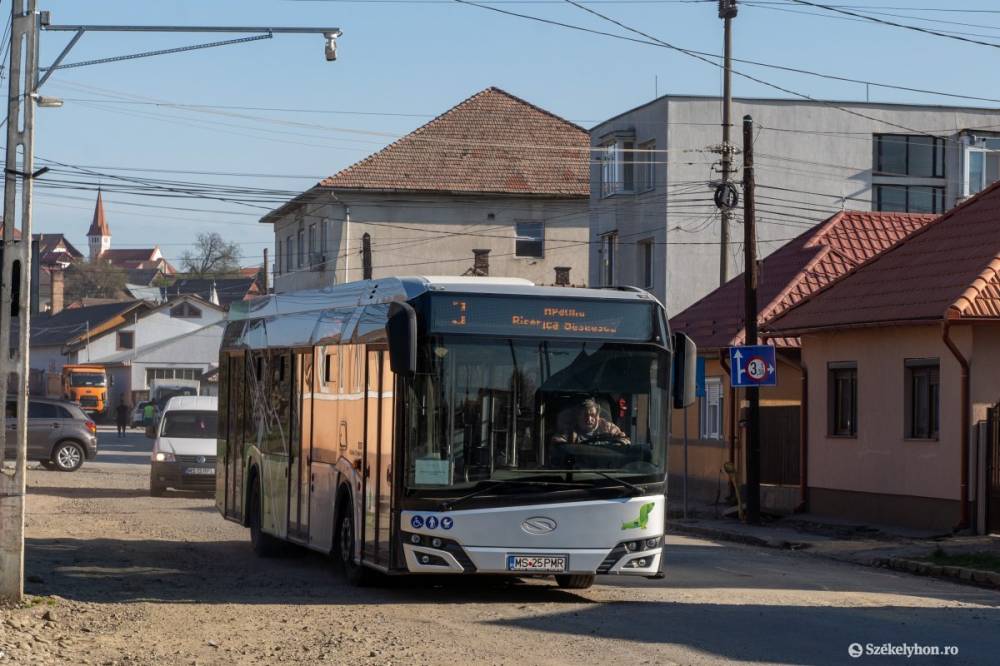 Kis méretű buszokat vásárolnak, hogy a lakótelepekre is bejárhassanak