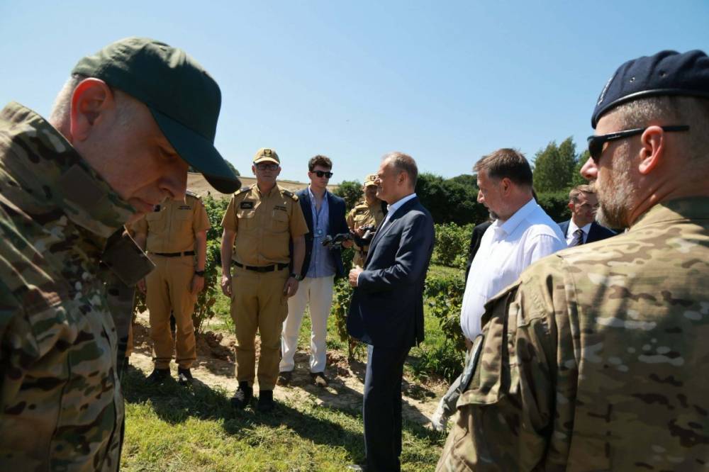 A lengyelek Patriot rakétákat adhatnak át Ukrajnának, miután a gyanú szerint orosz rakéta csapódott be Lengyelországban