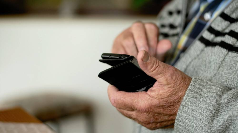 9500 lejt emeltek le egy kézdivásárhelyi lakos számlájáról SMS-es csalással