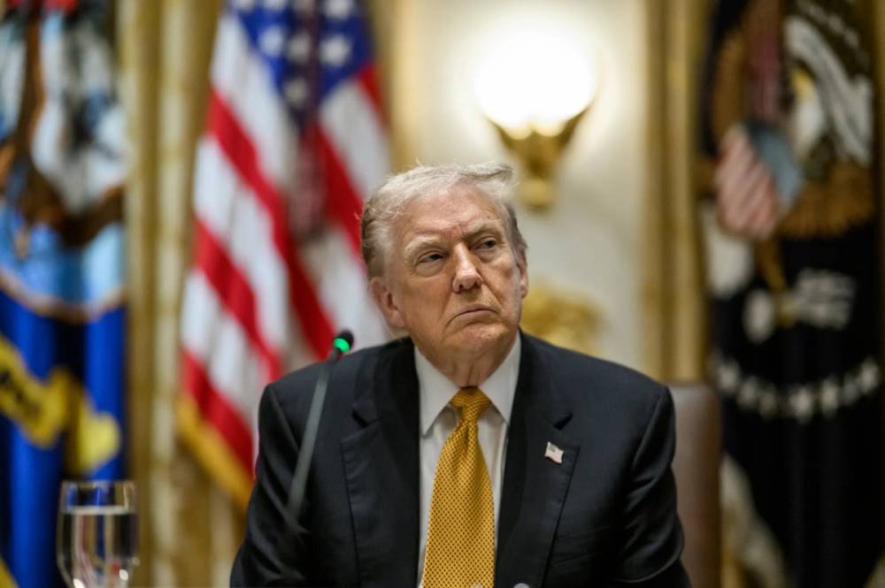 Trump elismerte, hogy titokban átcsempészték egy másik repülőre az iráni fenyegetés miatt a NATO-csúcs után