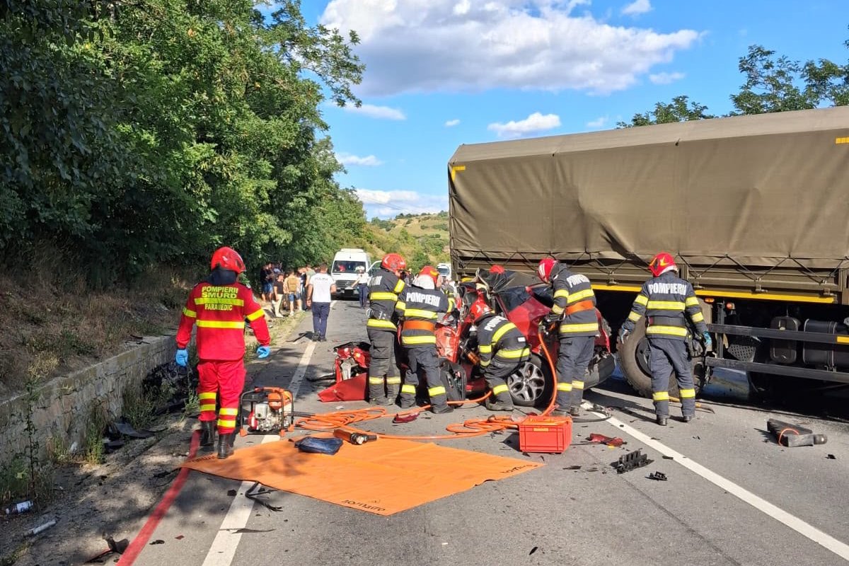 Két felnőtt és egy gyerek halt meg a Segesvár közelében történt balesetben – frissítve