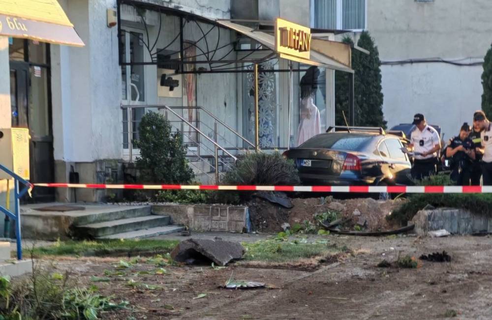 Heten megsérültek a szombati szászrégeni autóbalesetben