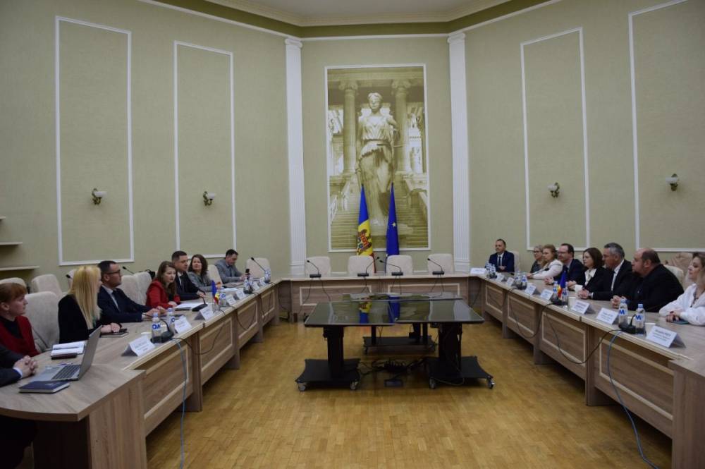Dagad a botrány, az igazságszolgáltatási tanács is magyarázatot vár Bolojan és Tănăsescu találkozója után
