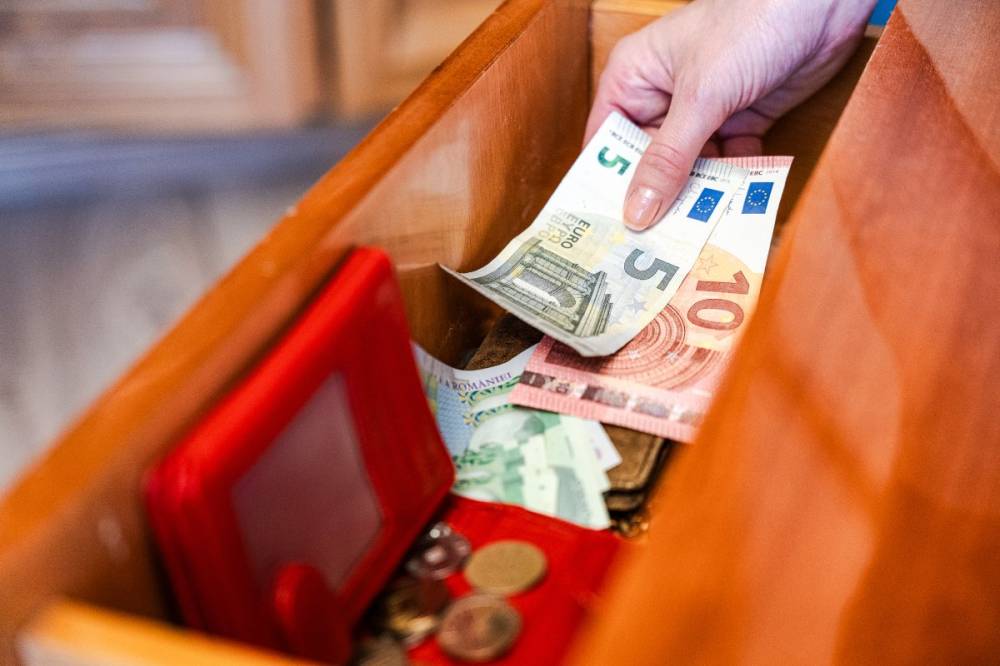 Egyre távolodik a román euró? Új céldátummal próbálkozik Dragoș Pîslaru
