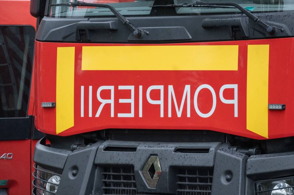 Nehezen megközelíthető hegyoldalon ég az erdő Kolozs megyében