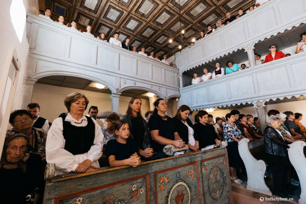 Megújult az Isten háza Agyagfalván: a templom ünneplést érdemel, ugyanakkor imádságot követel