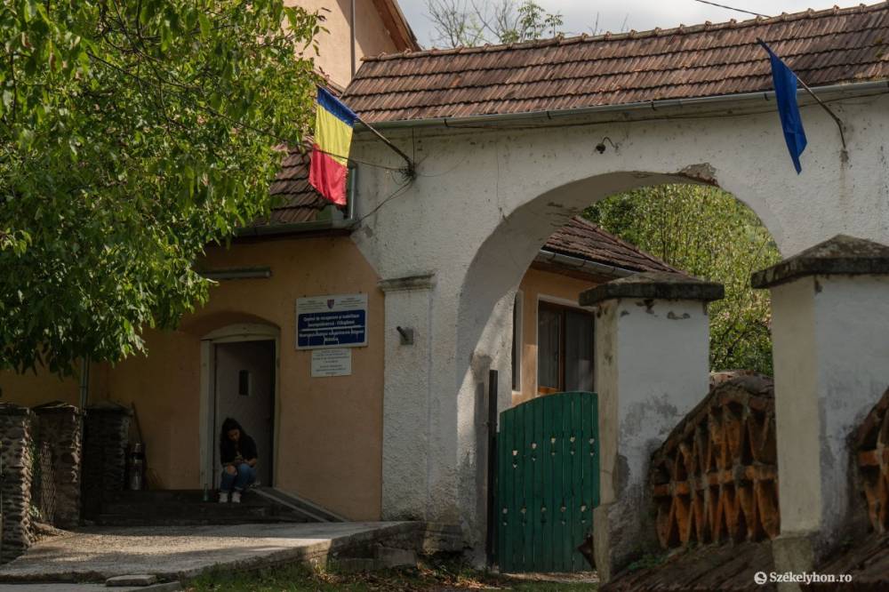 Mikháza: mulasztással vádolják a központ vezetőségét