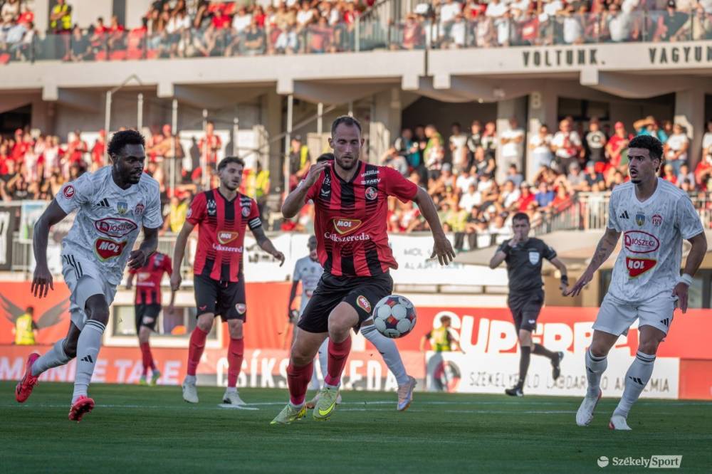 Döntetlenje és veresége már van hazai pályán, a Kolozsvári CFR ellen a győzelmet is megszerezné az FK Csíkszereda