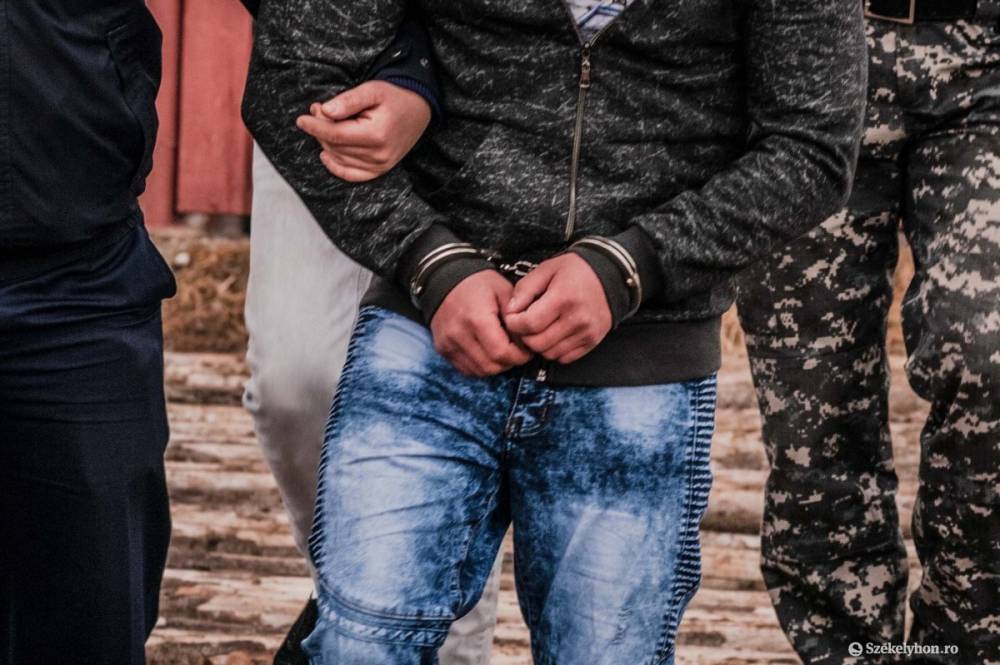Olyan embert fogtak el Romániában, aki sokat tudhat arról, hogyan akartak az ajtón átlőve megölni két embert Svédországban