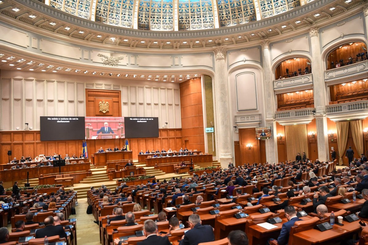 Ismét elővették a parlament létszámcsökkentésének tervét