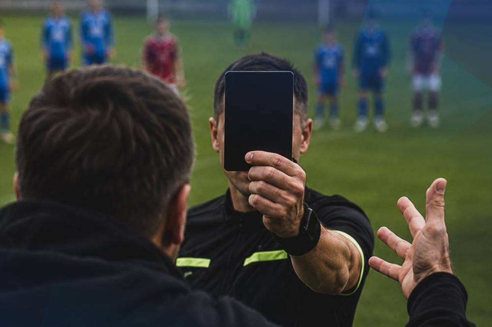 Elsőként vezeti be a fekete lapot a román fociszövetség