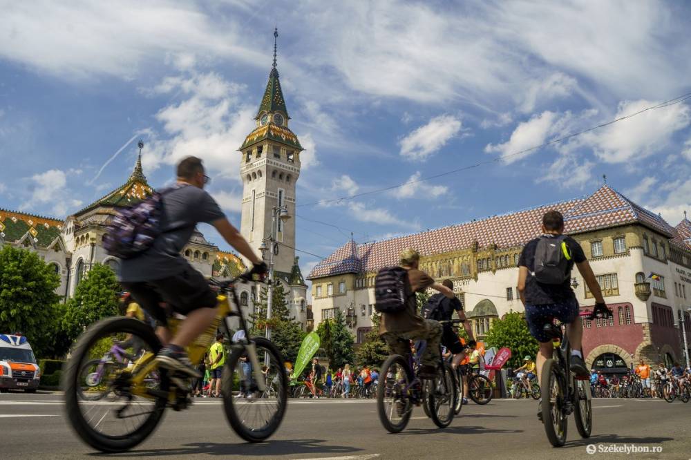 Kerékpáros felvonulás és adománygyűjtés