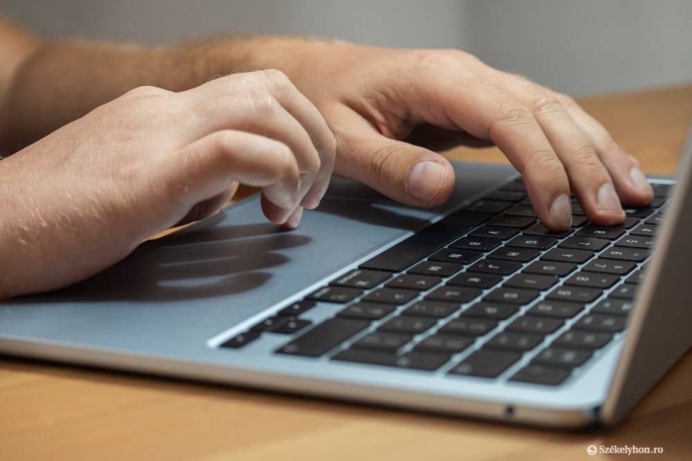 Péntek estétől hétfő hajnalig nem lesz elérhető az egészségbiztosító informatikai platformja