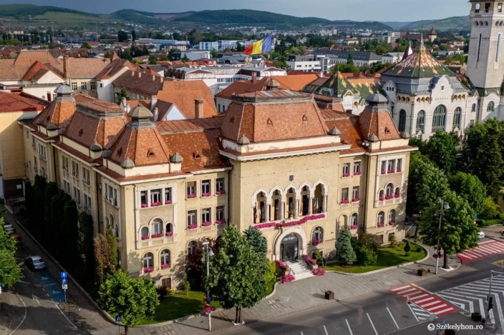 Zárolták Marosvásárhely számláit, meg kell húzni a nadrágszíjat
