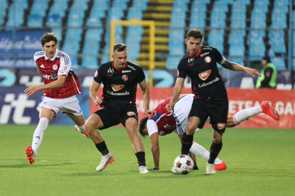 Kilenc emberrel is pontot rabolt Galacról az FK Csíkszereda (videóval)