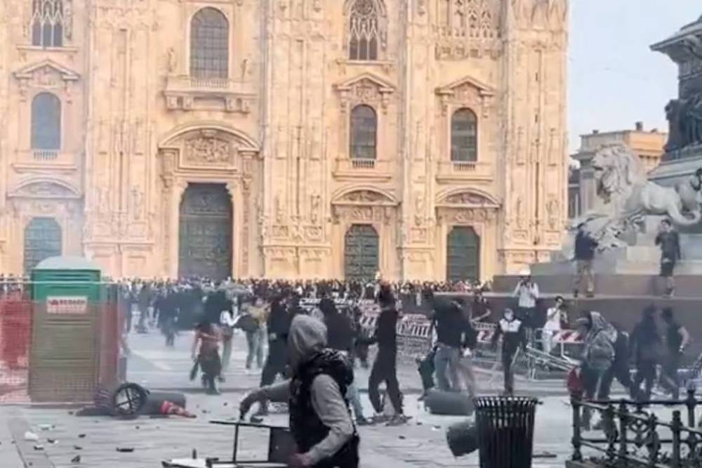 Tüntetők csaptak össze a rendőrökkel Milánóban, csatatérré változott a dóm előtti tér