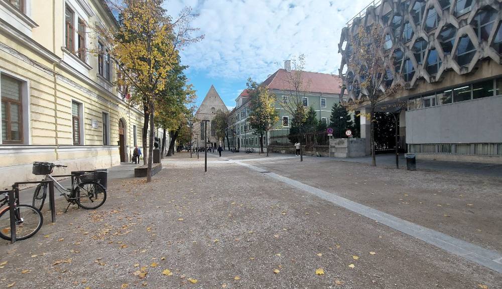 Söprik a kolozsvári utcát, avagy a kincses város központi ékkövének kálváriája