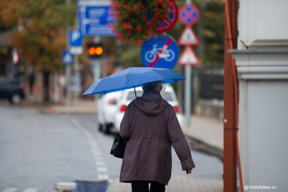 Kiadós eső érkezik, helyenként záporok és zivatarok is előfordulhatnak