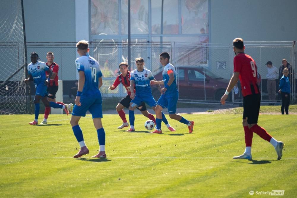Egy héttel az FCSB elleni kupameccs előtt elküldte vezetőedzőjét a Besztercei Gloria