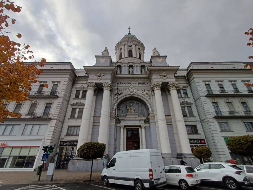 „A minoriták az aradiaké, Arad pedig a minoritáké.” 115 éve szentelték fel a kisebb testvérek rendjének mai templomát