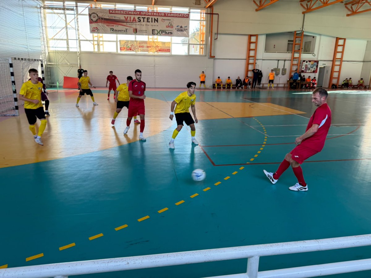 Kapufák és gólok, izgalmas futsalcsata Gyergyóremetén