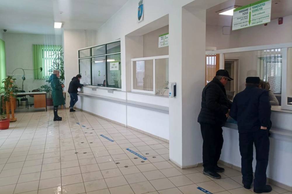 Felesleges beruházásokra és látszatfejlesztésekre megy el a közpénz a közalkalmazottak szerint