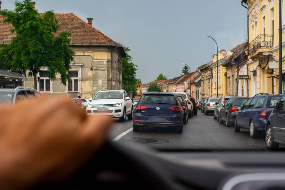 Az autózás fogságában: felszusszanhatnak végre a városok?